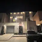 فله للبيع مع شقتين بسعر مغري