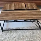 طاوله خشبيه مع ثلاث طاولات خدمه