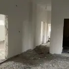 استكمال تشطيب منزل امام تبقى له كيبل وعداد وسلم درج ومكيفات