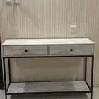 طاولة مدخل