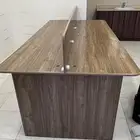 طاولة مكتب واجتماعات