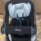 كرسي اطفال نضيف استخدام بسيط جدا