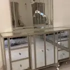 غرفه نوم سرير نفرين و2 كومدينا صغيره و1 كومدينا ودرج ملابس