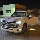 لاندكروزر مخرن فل كامل ممشى 1000 كم فقط 2022