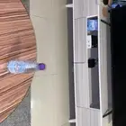 شاشه مع الطاولة