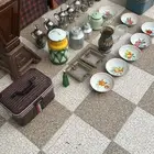 شنط قديمة مع دلال وعصار ومقتنيات اخرى
