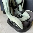 كرسي سيارة للأطفال