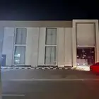 معرض للإيجار طريق السلام النازل