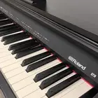 بيانو ( Roland ) رولاند RP 30