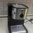 مكينه قهوه استخدام قليل وكل شي فيها تمام