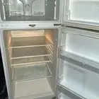 ثلاجه للبيع فيها عيب بسيط تحت بروده خفيف