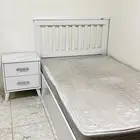 للبيع أثاث مودرن بحالة ممتازة مع المرتبة(كرسي   كومدينه