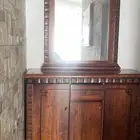 دولاب فكتوري مع مرايه بحالة جيدة السعر 250 قابل للتفاوض