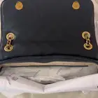 شنطه جديده ماركة جس اصليه سبب البيع جاتني هديه شنطه نفسها