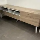 طاولة تلفزيون