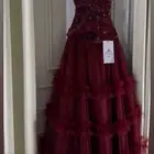 فستان جديد غير مستخدم.