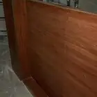 للبيع طاولات عرض وستاندات ومكاتب ( على السوم)