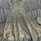 فستان للبيع مع الشاال