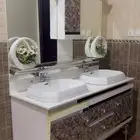 مغسلتين ..