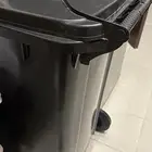 سلة نفايات