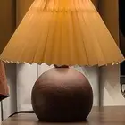 ابجوره لها 3 الوان ابيض واضفر وابيض واصفر جميله