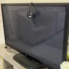 تلفزيون من شركة GL المشهوره 42 بوصه مستعمل شغال