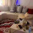 كنب مع طاولته