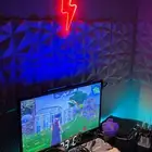 للبيع بلاستيشن 4و الشاشه