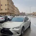 لكزسسes250 (2019)