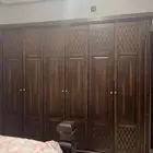 غرفة نوم مستخدمه من المطلق