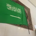 علم السعوديه كبير جدا  وينفع بكبوت السياره ولا تعليقه