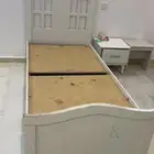 سرير مستعمل للبيع