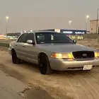 فورد كراون فكتوريا 2001