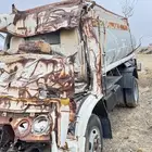 وايت ديهاتسو 84 مصدومة الكبينة وباقي الاجزاء سليمة