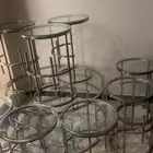 طاوله كبيره و 8 طاولات خدمه شبه جديده استخدام شهر