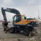 بوكلين للايجار اليومي - الشهري ( موديل حديث )