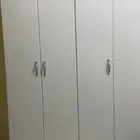 للبيع دولاب ملابس ابيض
