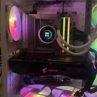 للبيع PC مع شاشه بي سي