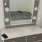 تسريحة ب اضاءة للبيع