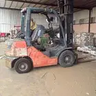 رافعه شوكيه تويوتا اثنين طن ونص 2007