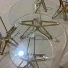 طاوله كبيره مع بناتها