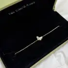 أسوارة فان كليف ويوجد ايضا  سلاسل لويس فيتون