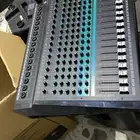 تاجير. مكسر مع سماعات يامها