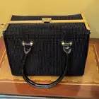 شنطة نسائيه جديدة وغير مستخدمه نظيفه جدا ولا يوجد اي عيوب