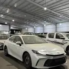 تويوتا كامري 2025 بنزين E طيس بريمي ابيض لولوي بطاقة جمركية