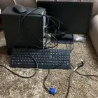 كمبيوتر مكتبي و كاميرات