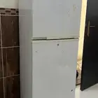 عندي ثلاجة و درج حديد و كنب خمس قطع للبيع