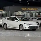 تويوتا كامري LE بنزين فتحة 2025-ابيض 126.500-اسود 129.500