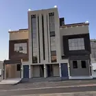 للبيع شقه ارضيه 6 غرف vip مع حوش خلف حديقه المليون