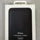 محفظة ابل FineWoven Wallet